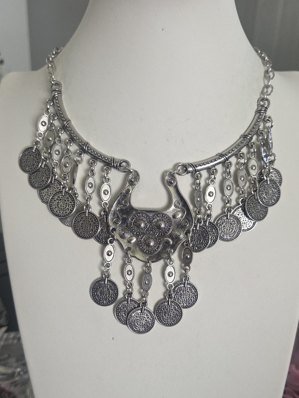 Paparazzi Treasure Temptress Silver Necklace NWT
